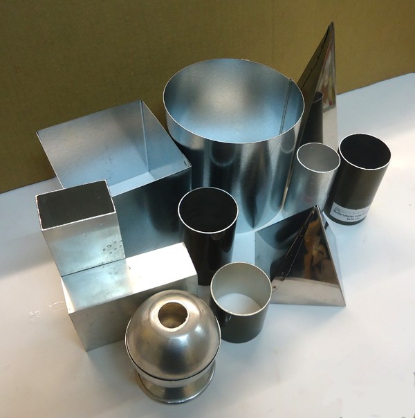 Moldes metálicos para hacer velas. Moldes metálicos para hacer velas.